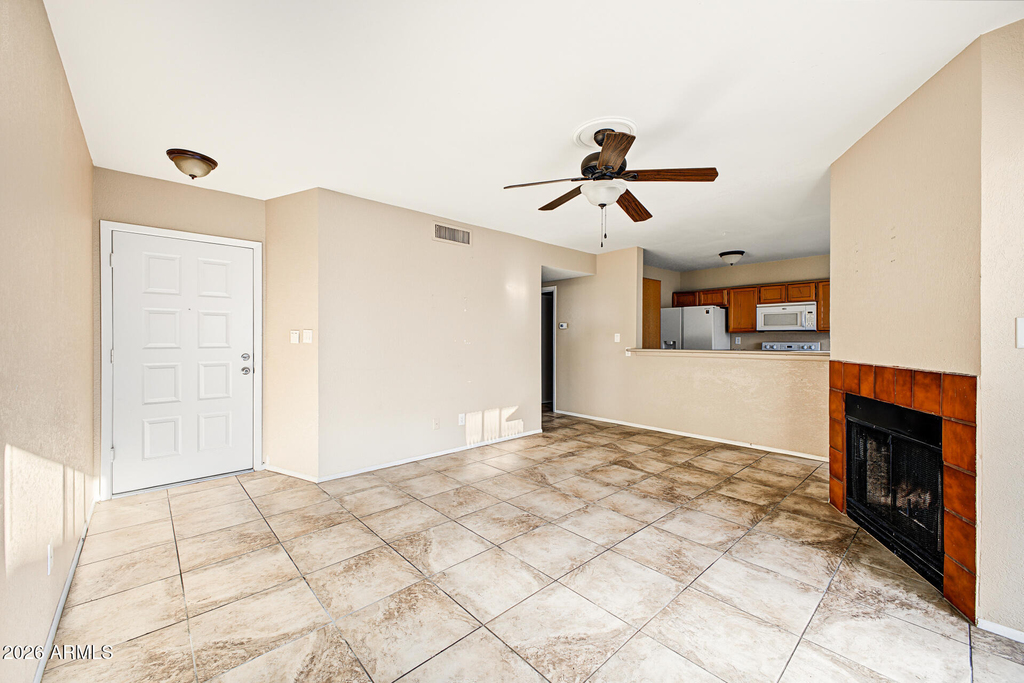 2910 W Marconi Avenue - Photo 2