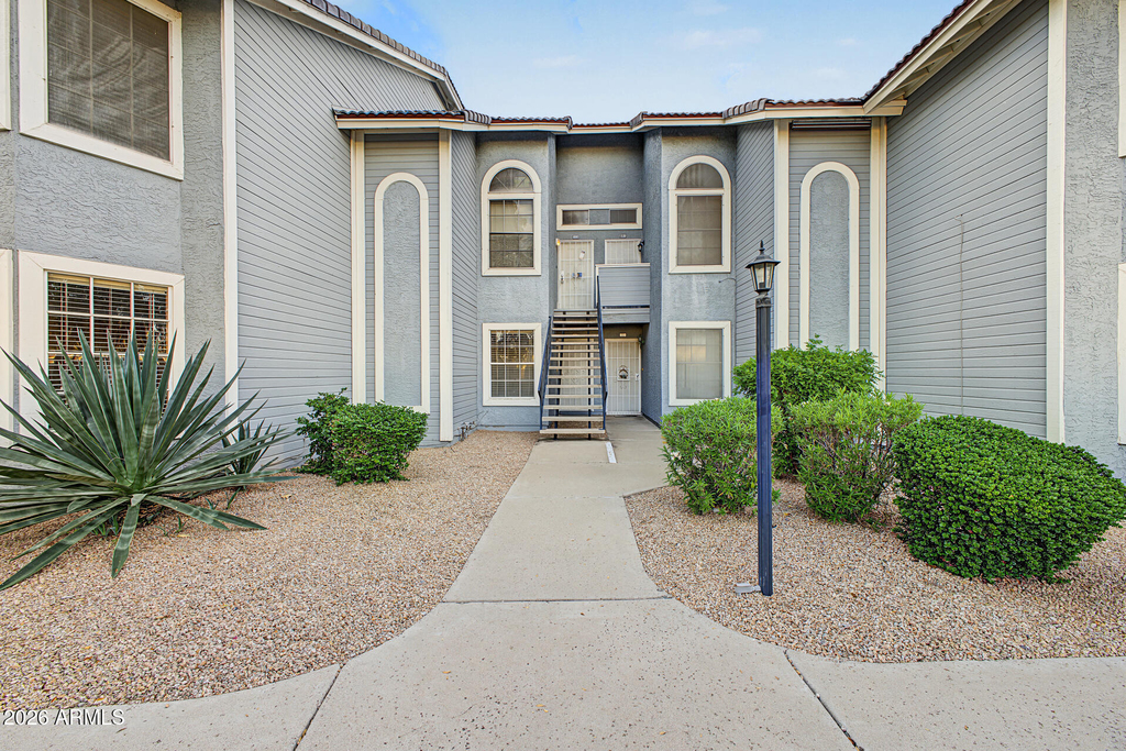 2910 W Marconi Avenue - Photo 0