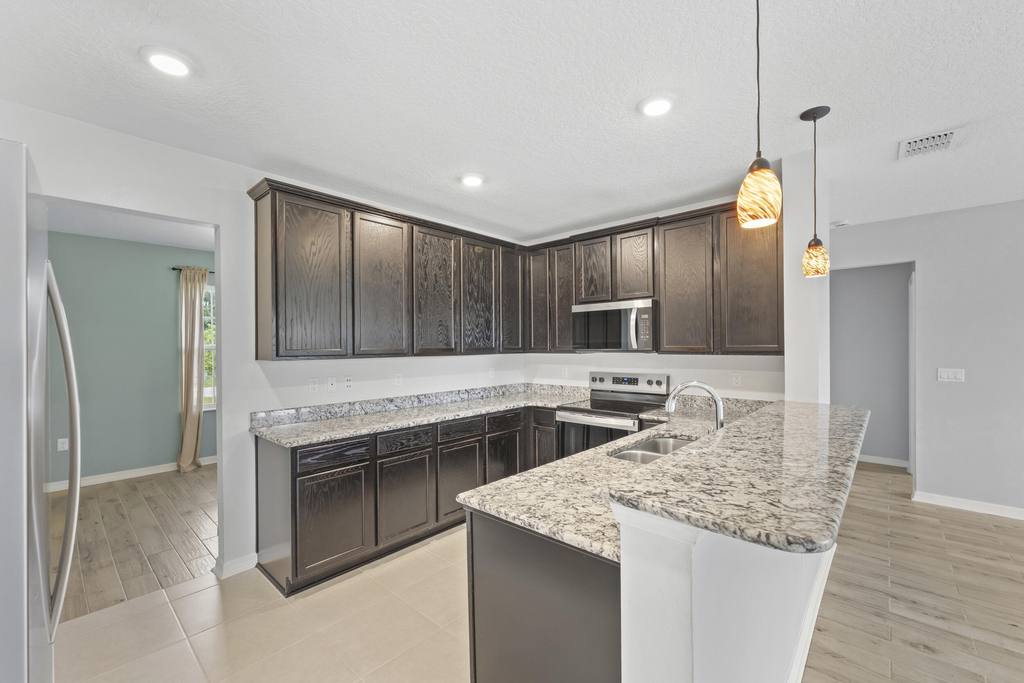 770 Sw Saragossa Avenue - Photo 5