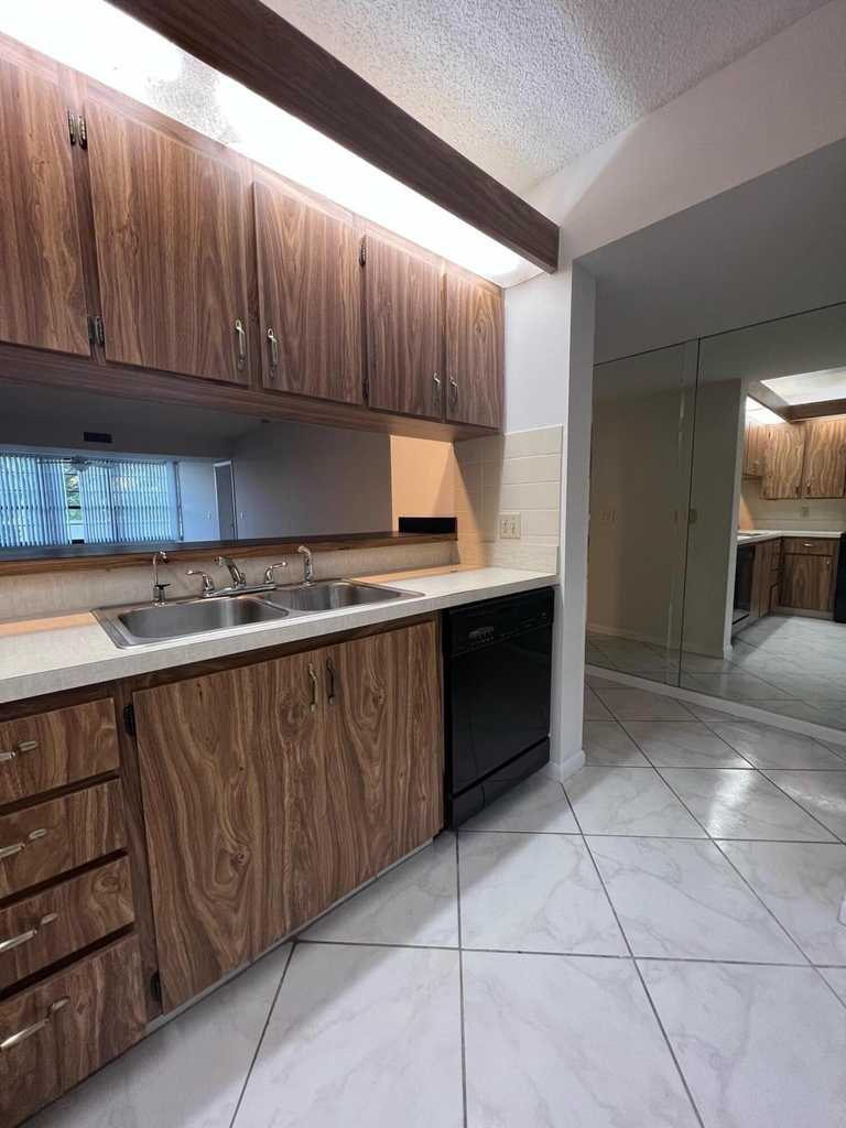 3516 Whitehall Drive - Photo 3