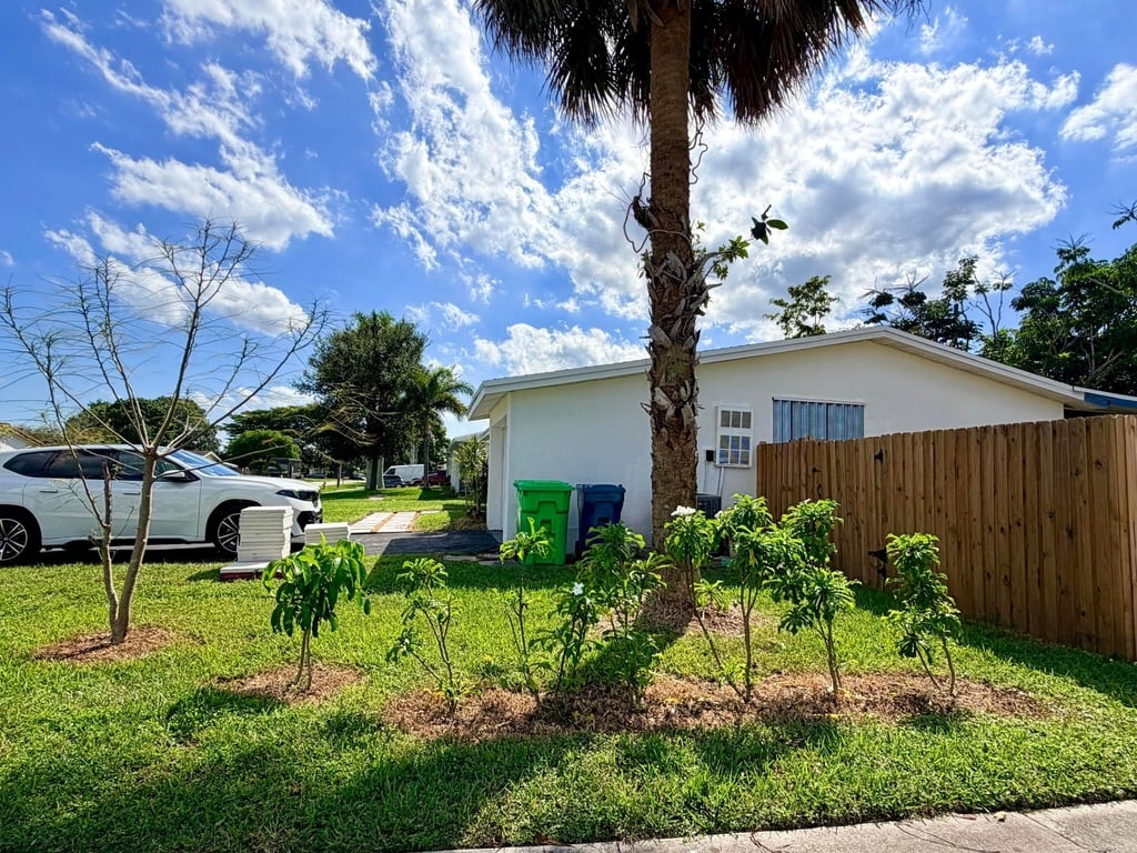 2551 Nw 98th Avenue - Photo 4