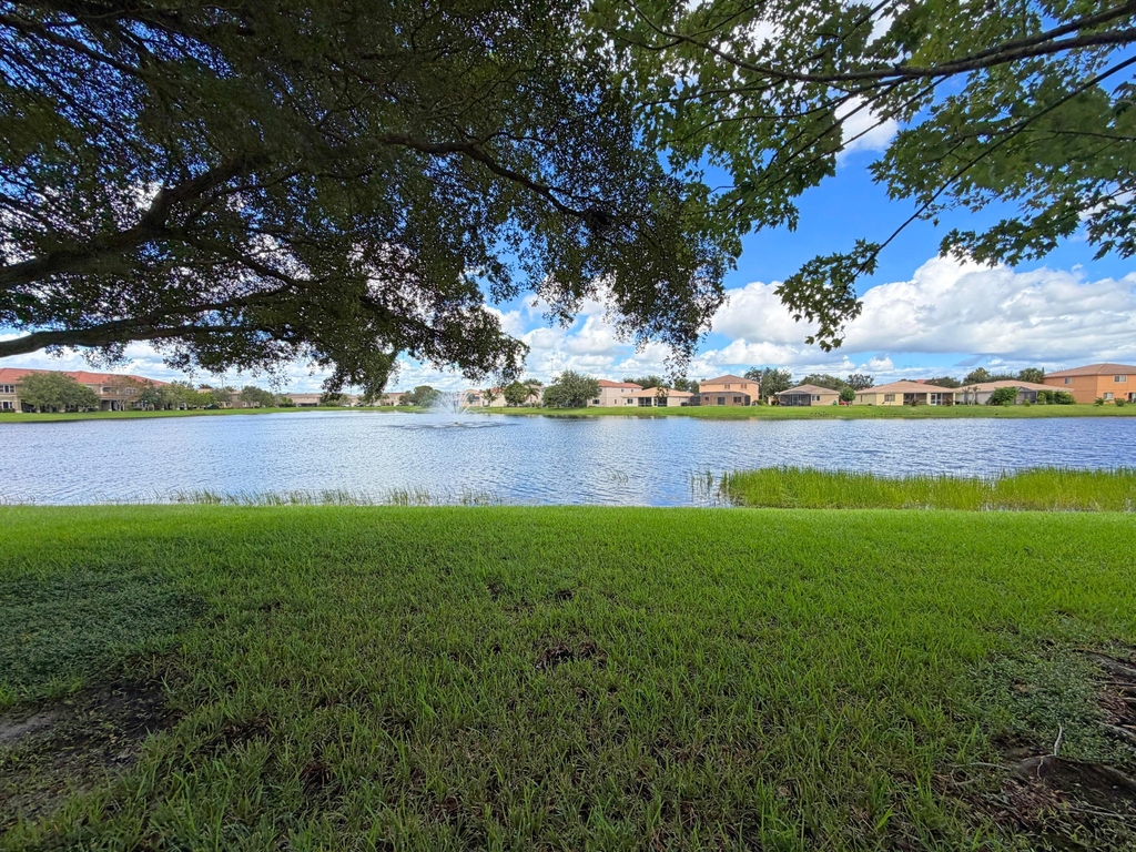 2125 Sw Cape Cod Drive - Photo 40