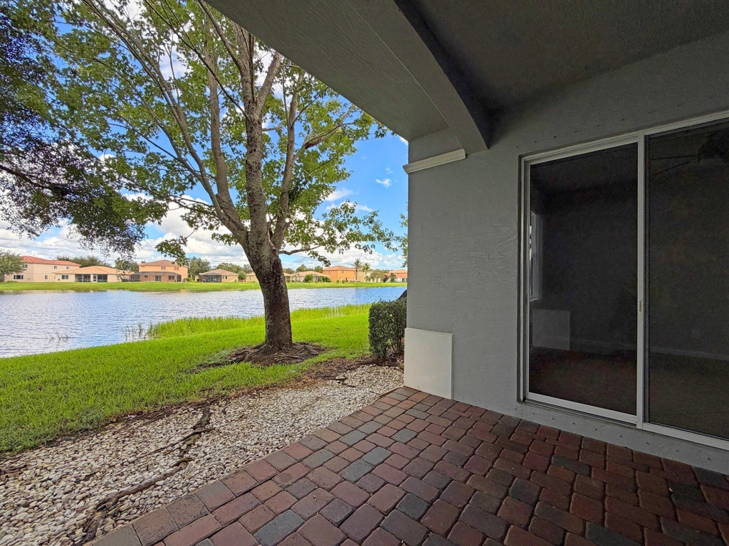 2125 Sw Cape Cod Drive - Photo 38