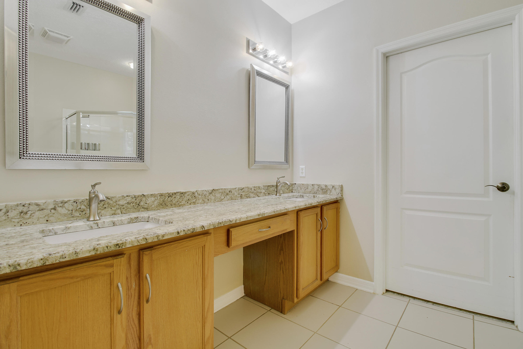 1667 Sw Harbour Isles Circle - Photo 19