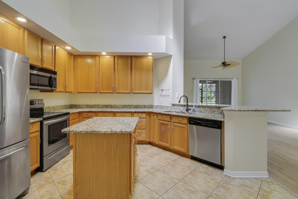 1667 Sw Harbour Isles Circle - Photo 10