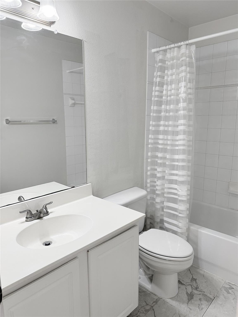 911 Spring Valley Plaza - Photo 13
