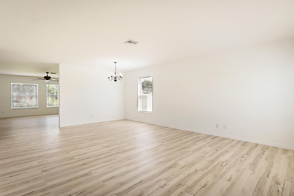 617 Se Karrigan Terrace - Photo 7