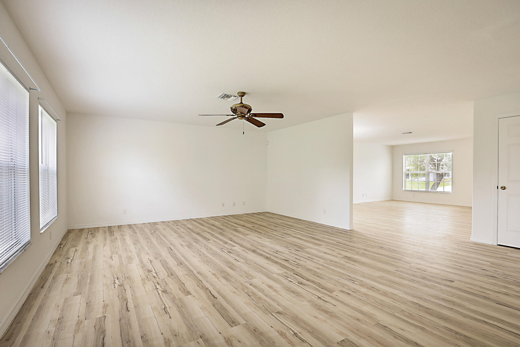 617 Se Karrigan Terrace - Photo 12