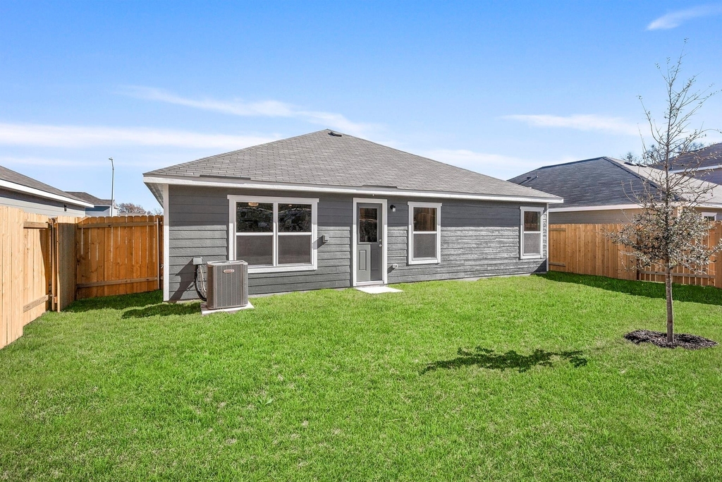 6320 Hyena Hollow Drive - Photo 1