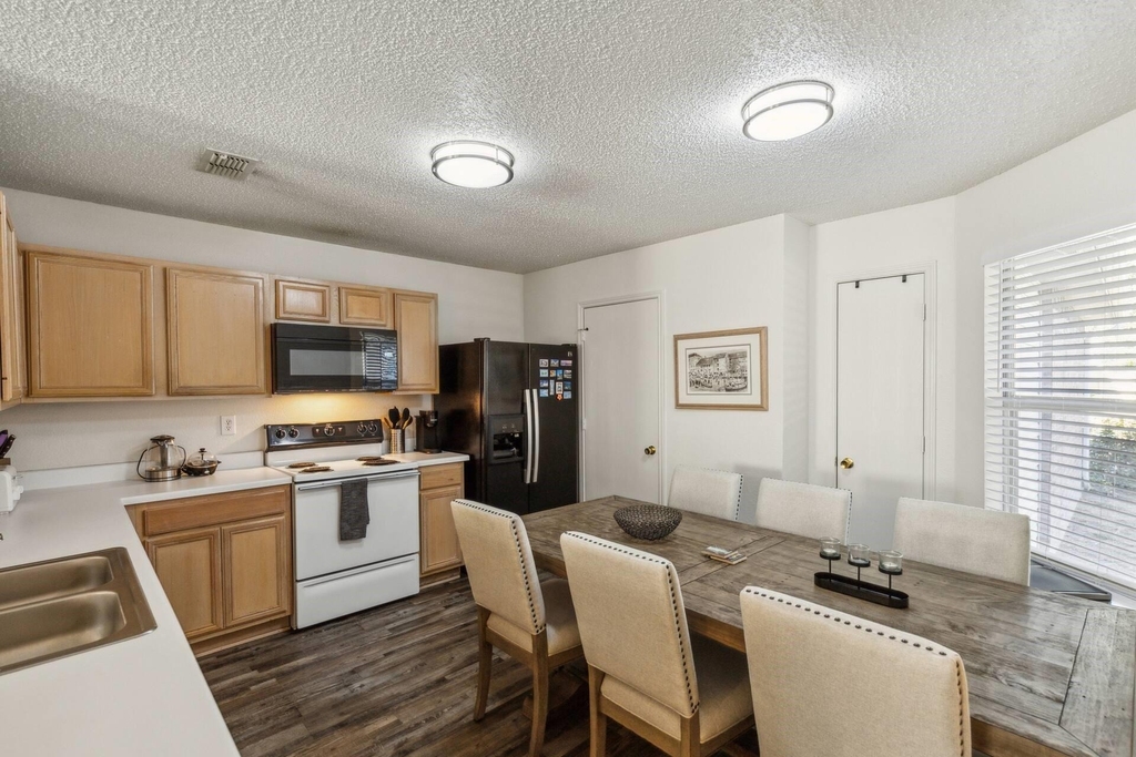 205 Crystalwood Drive - Photo 9