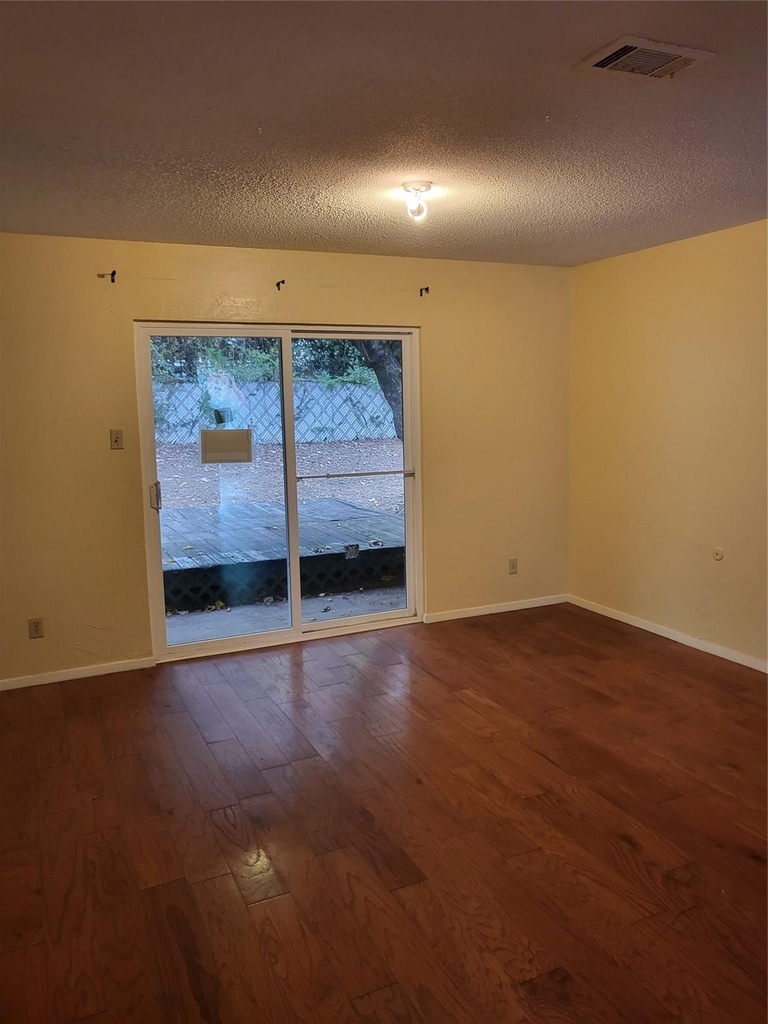 1551 Pamela Lane - Photo 4