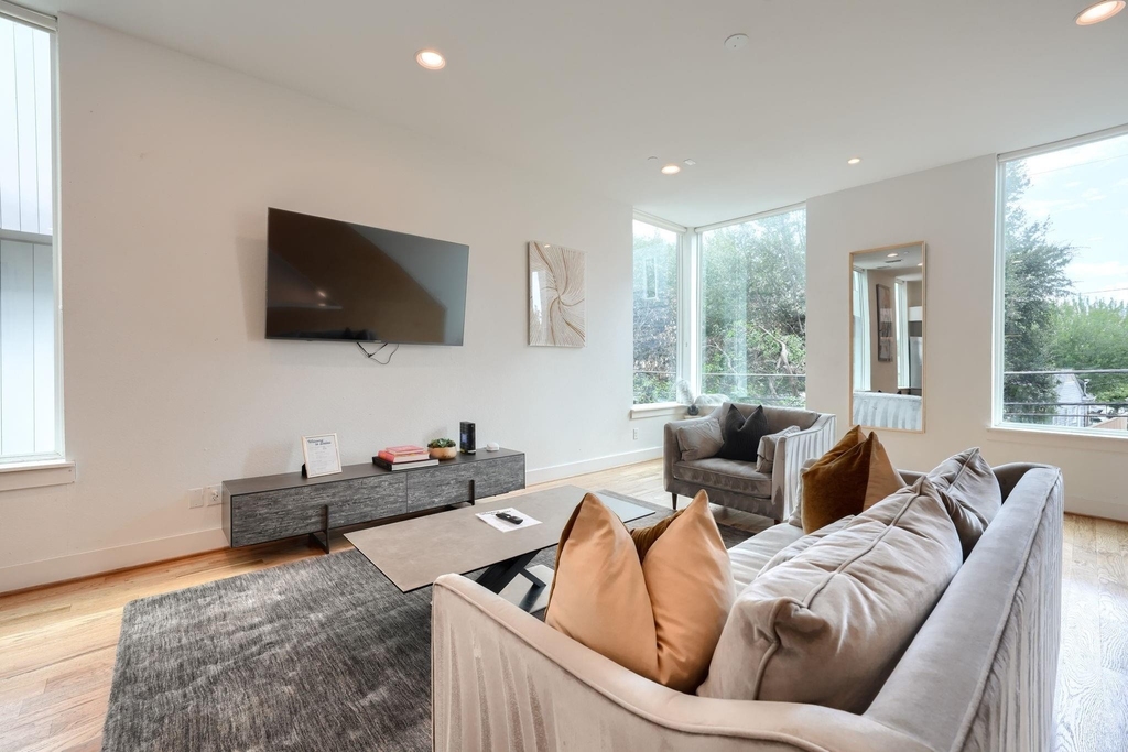 320 Mathey Court - Photo 6