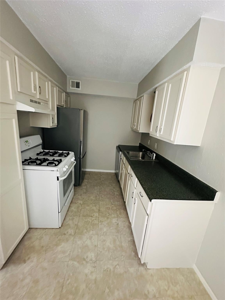 5317 Junius Street - Photo 4
