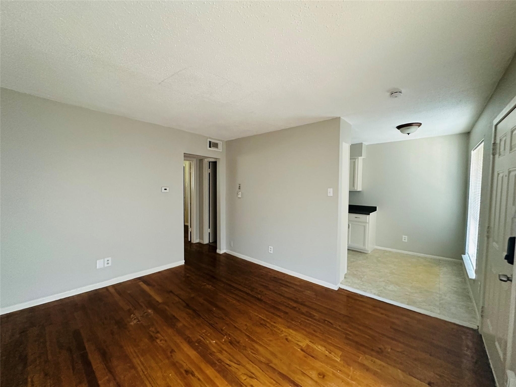 5317 Junius Street - Photo 8