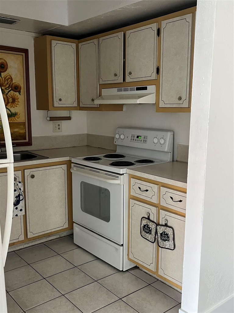 6070 W 19 Avenue - Photo 2