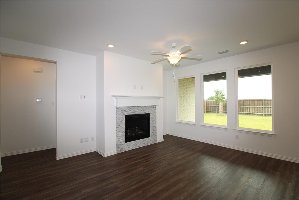 2603 Swallowtail Street - Photo 6