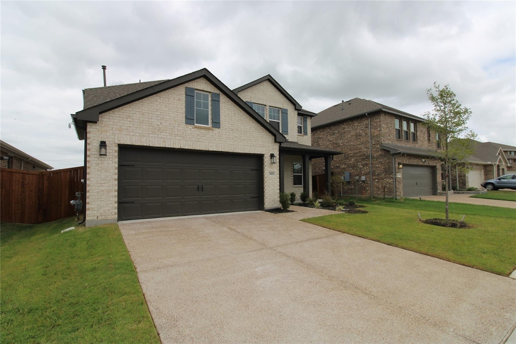 2603 Swallowtail Street - Photo 2