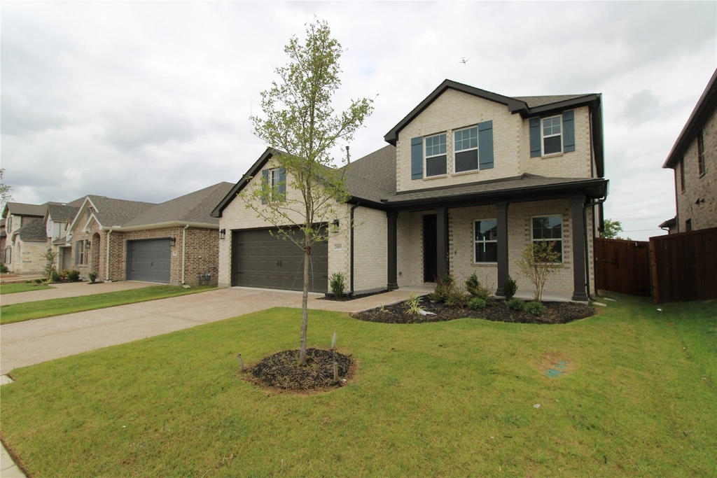 2603 Swallowtail Street - Photo 0