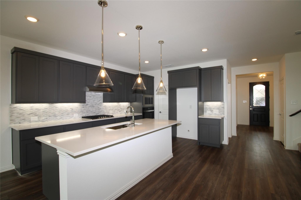 2603 Swallowtail Street - Photo 4