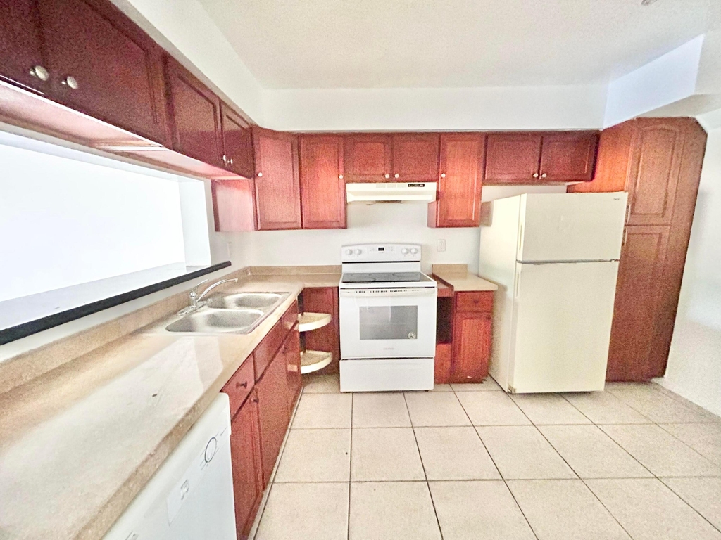 2205 Sw 80th Terrace - Photo 0