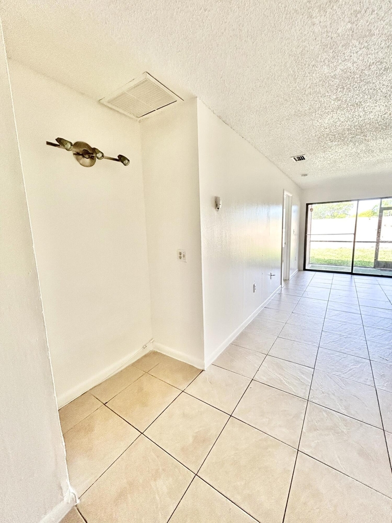 2205 Sw 80th Terrace - Photo 2