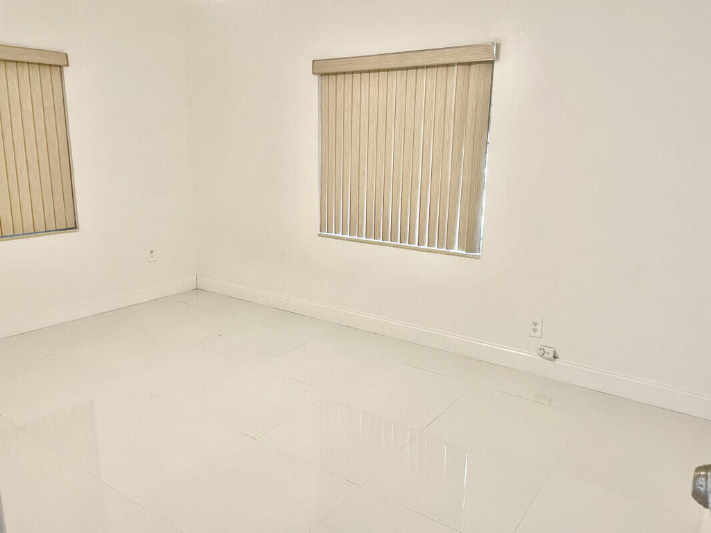 2523 Scott Street - Photo 4