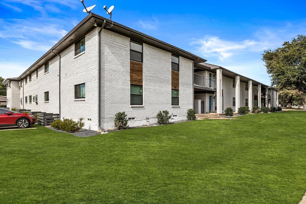 3921 Inwood Road - Photo 24