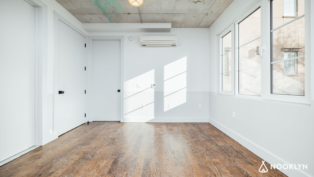31-19 37th St 11103 - Photo 9
