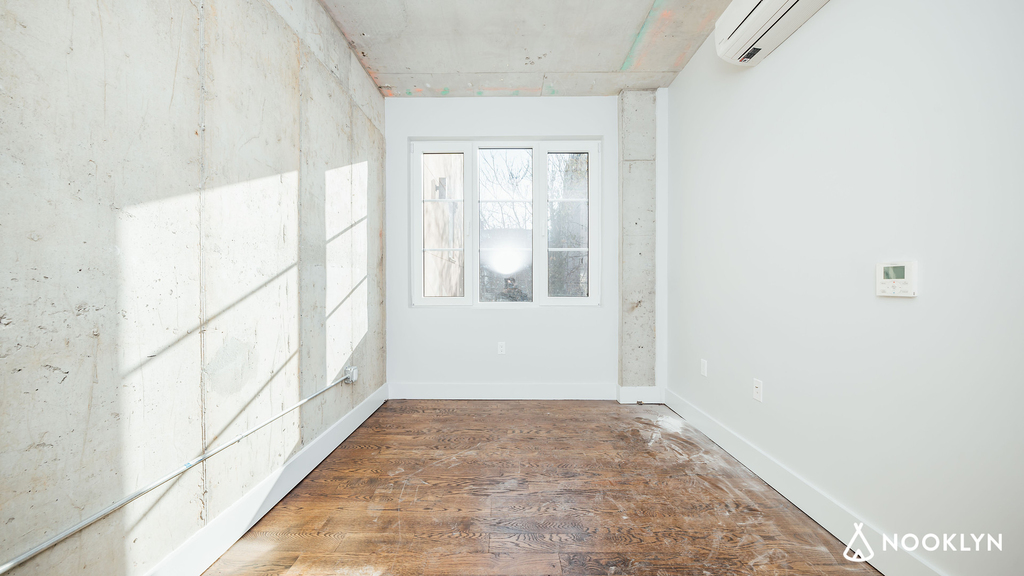 31-19 37th St 11103 - Photo 18