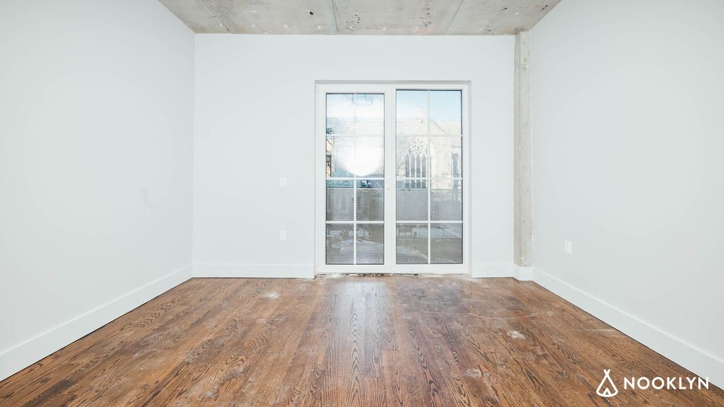31-19 37th St 11103 - Photo 11