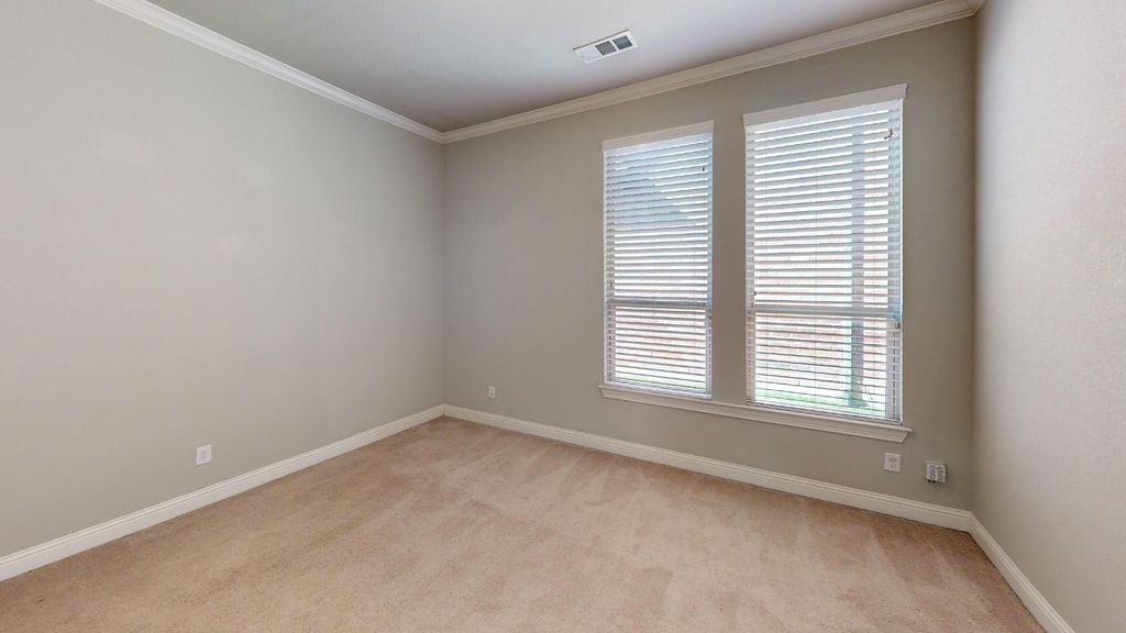 7005 Golf Club Drive - Photo 9