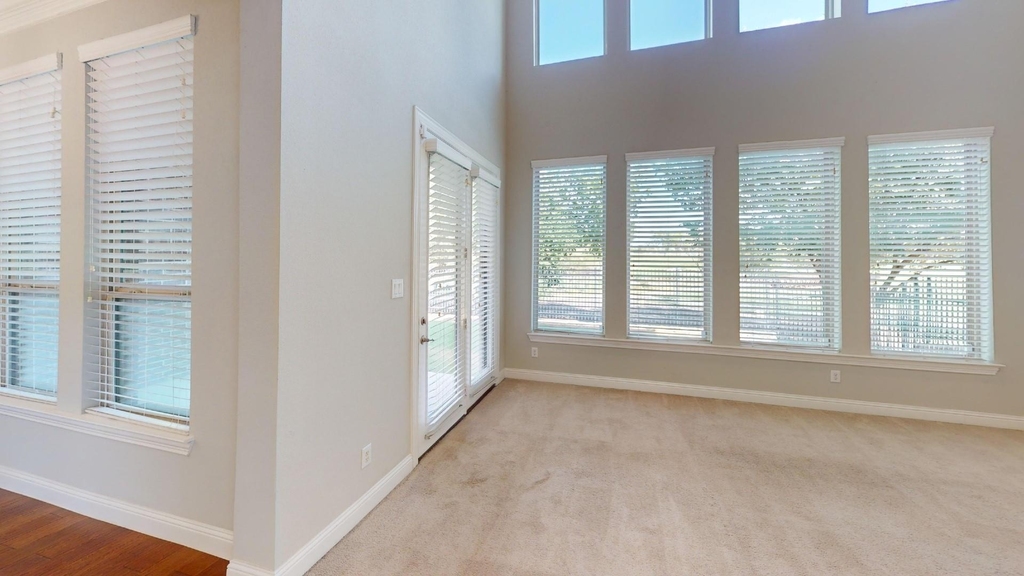 7005 Golf Club Drive - Photo 7