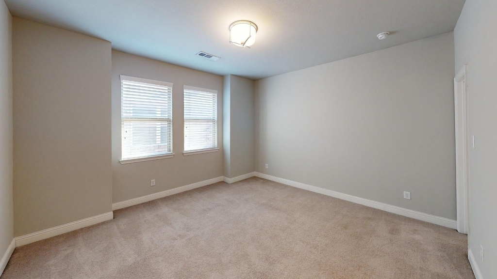 7005 Golf Club Drive - Photo 18