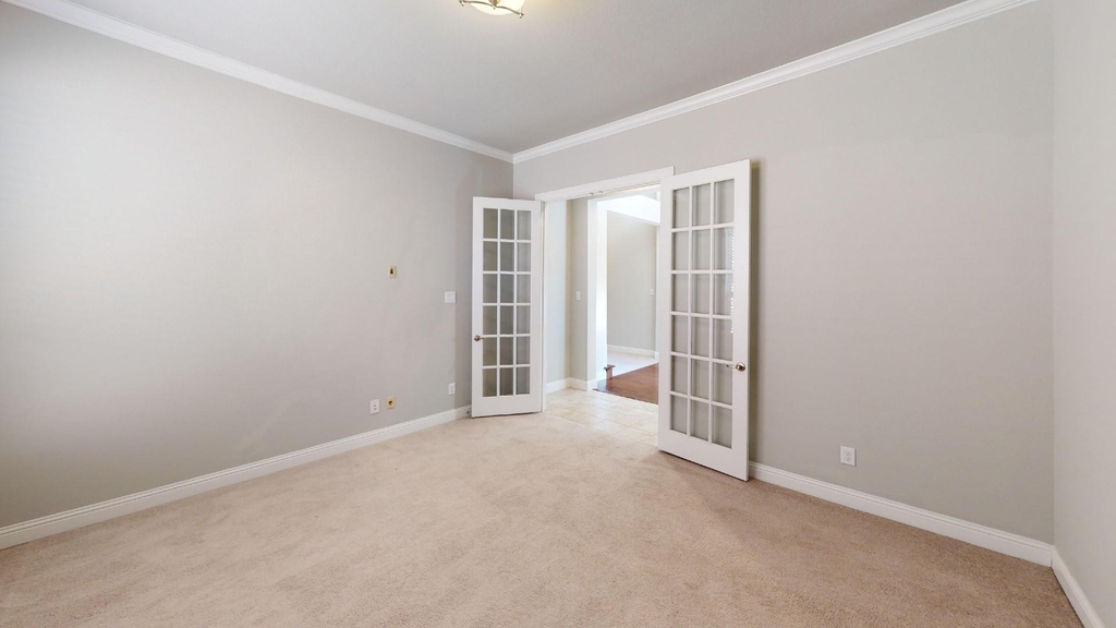 7005 Golf Club Drive - Photo 10