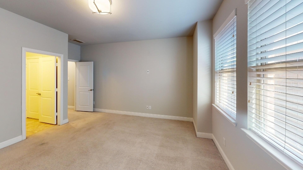 7005 Golf Club Drive - Photo 19