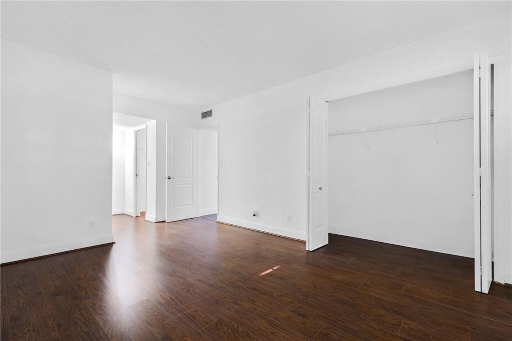 605 Oaks Drive - Photo 13
