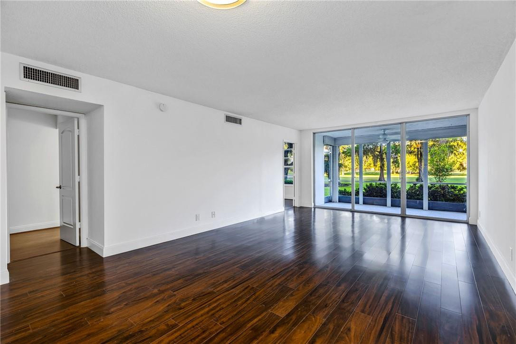 605 Oaks Drive - Photo 9