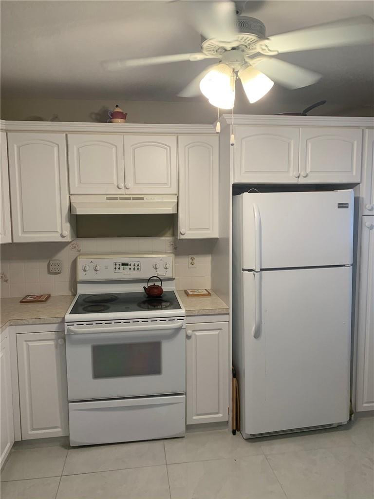 2305 Lucaya Lane - Photo 0