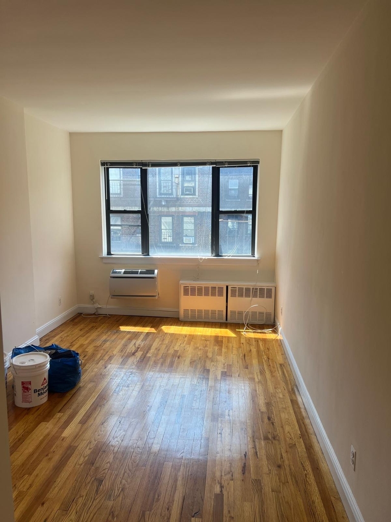 East 84th Street - Photo 3