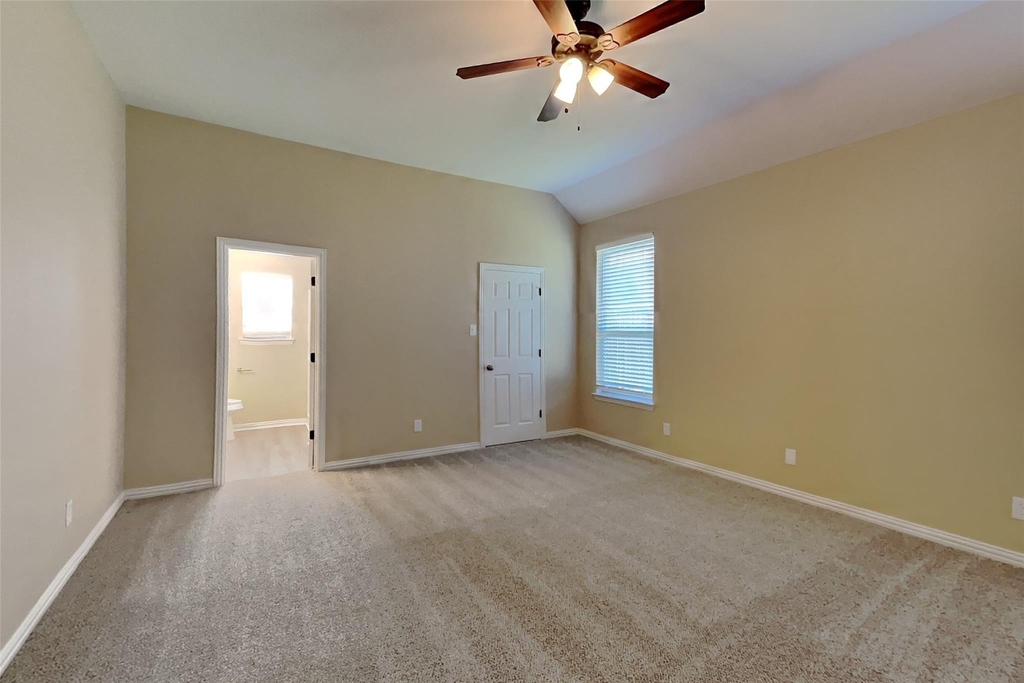 309 Hudson Lane - Photo 10