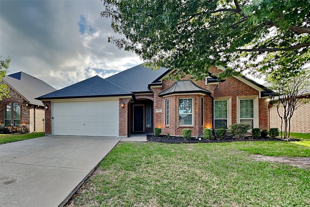 309 Hudson Lane - Photo 0