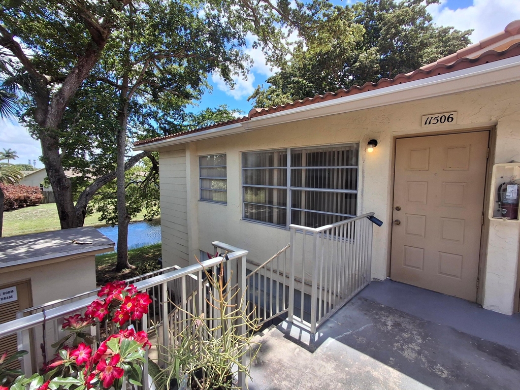 11506 Royal Palm Boulevard - Photo 14