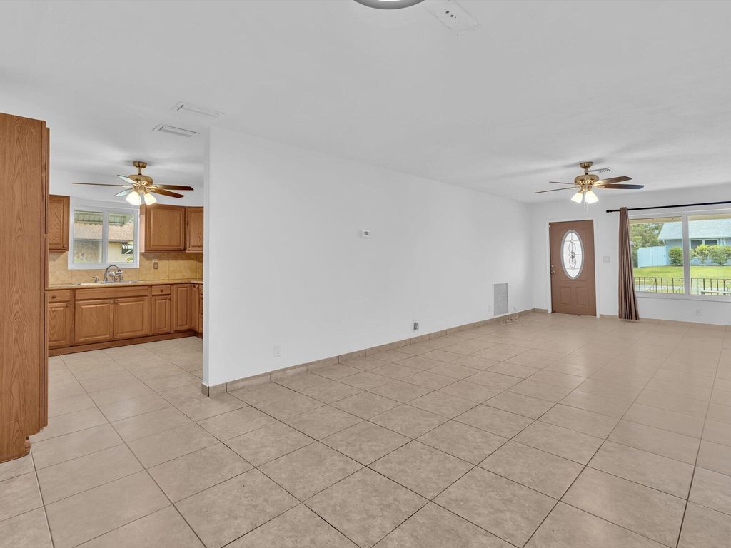 132 Se 2nd Court - Photo 4