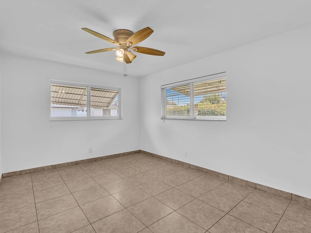 132 Se 2nd Court - Photo 12