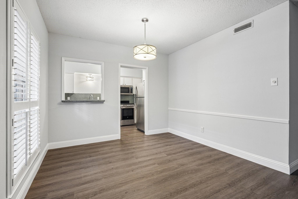 6017 E University Boulevard - Photo 3