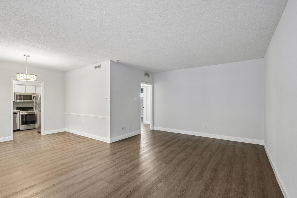 6017 E University Boulevard - Photo 2