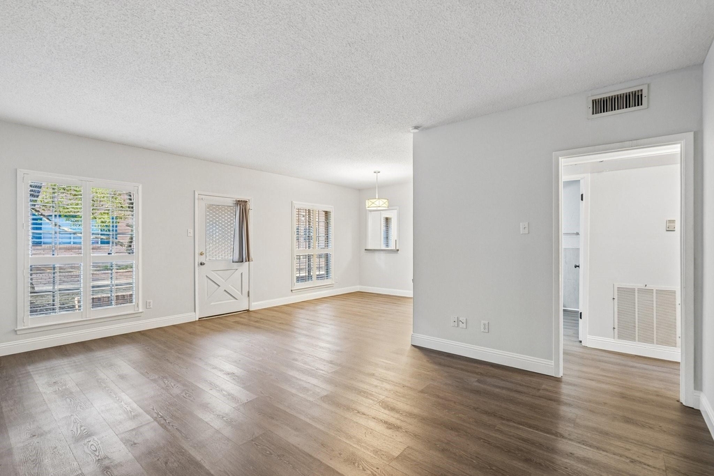 6017 E University Boulevard - Photo 1