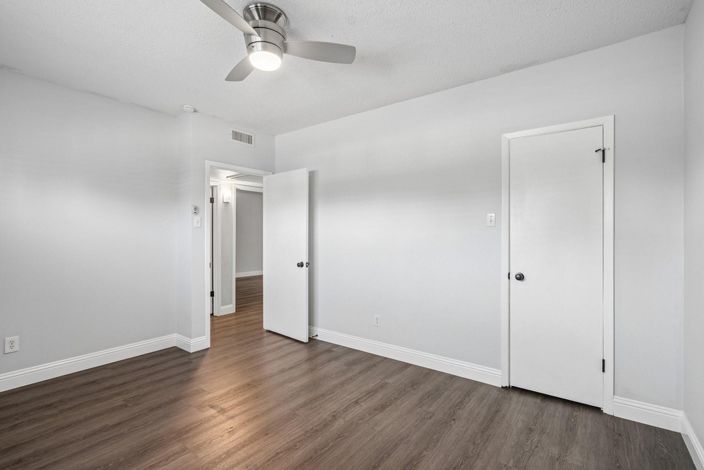 6017 E University Boulevard - Photo 15