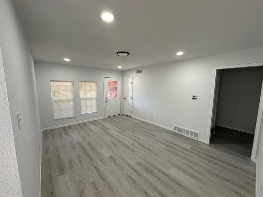 522 Donald Drive - Photo 1