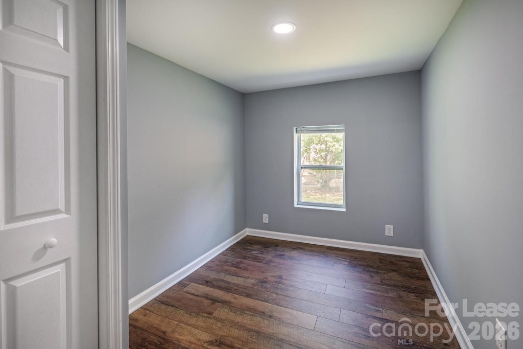 19513 Meridian Street - Photo 16